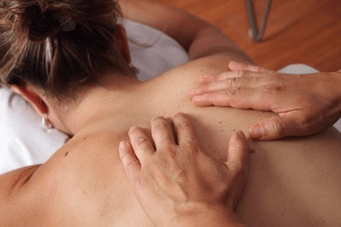 リラクゼーションマッサージの様子